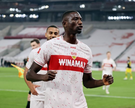VFB Stuttgart v Borussia Dortmund / Highlights Video - FastHighlights